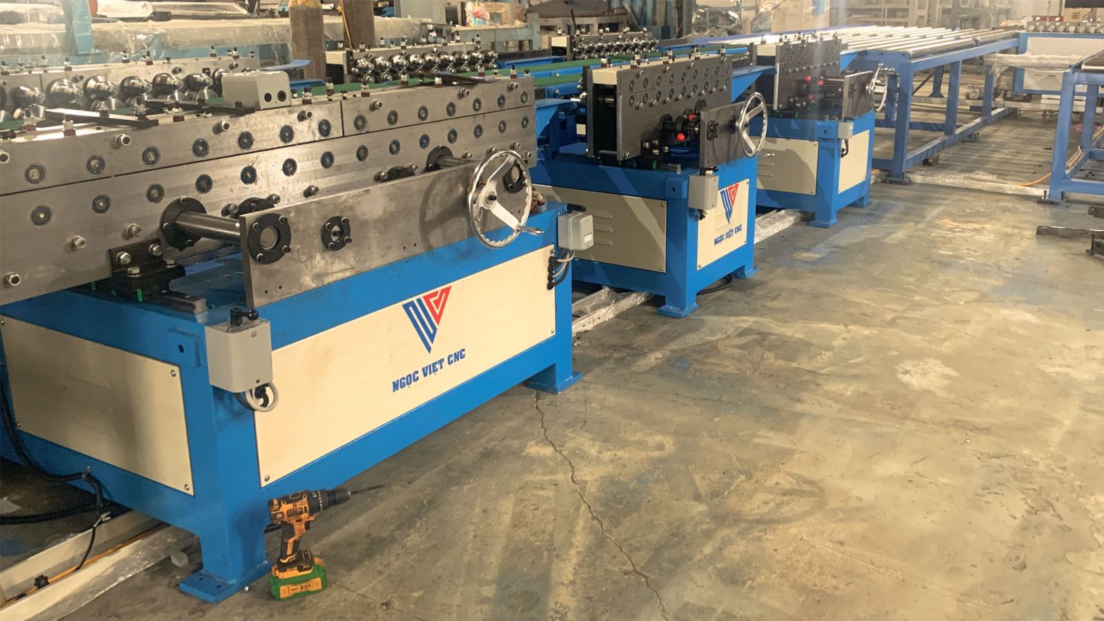 Máy Làm Phụ Kiện Ống Gió Máy Làm Phụ Kiện Ống Gió