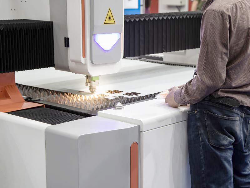 Mẹo Lưu Ý Sử Dụng Máy Cắt Laser Fiber Lắp đặt và vận hành máy cắt laser fiber đúng cách