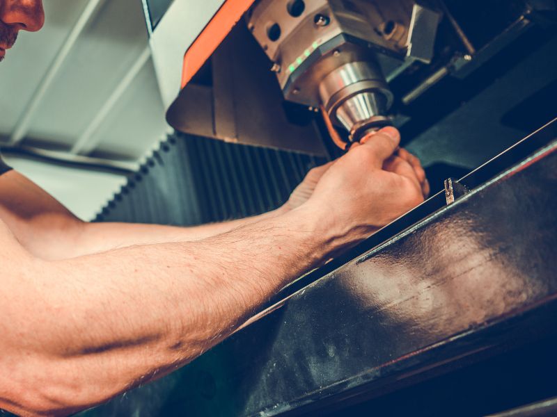 Mẹo Lưu Ý Sử Dụng Máy Cắt Laser Fiber Bảo trì và bảo dưỡng máy cắt laser fiber