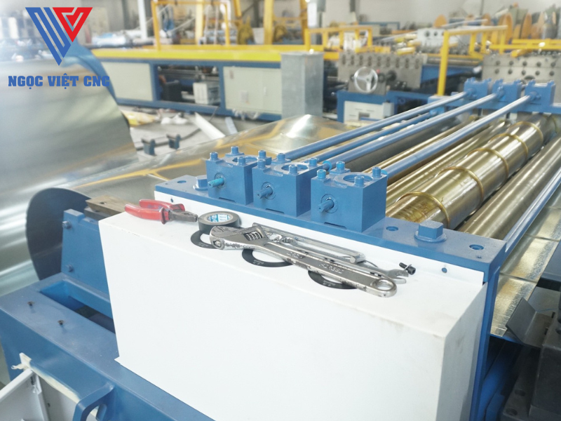 Kiểm Tra Máy Chế Tạo Ống Gió