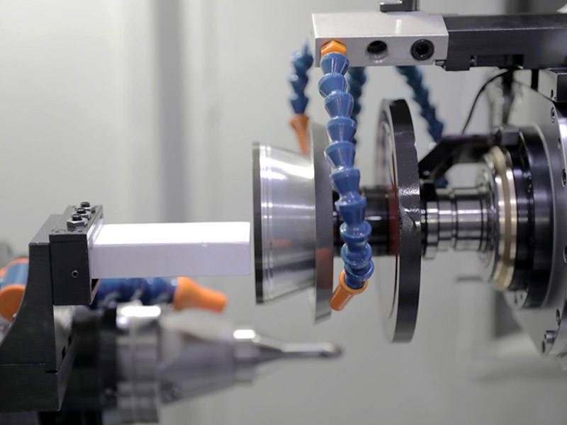 Nhà máy thông minh sẽ yêu cầu những loại máy CNC nào? Phần mềm hay phần cứng sẽ chiếm ưu thế?